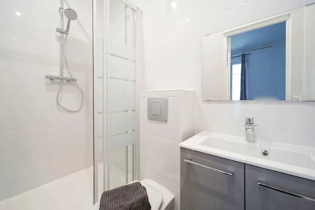 Niepce - Blue Flat Next To Avenue Du Maine Apartment Paris